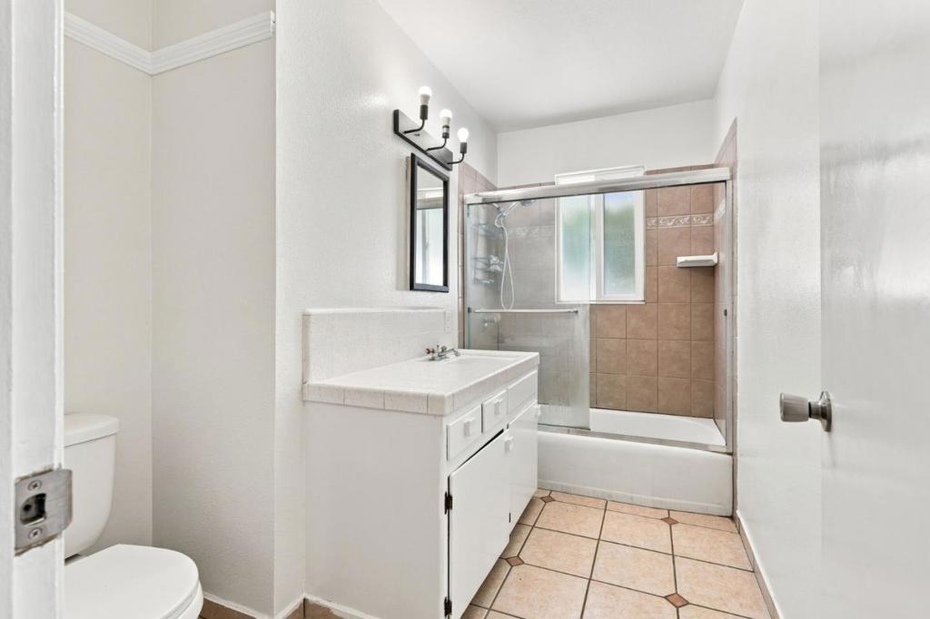 1909 Evergreen Avenue Property Photo 16