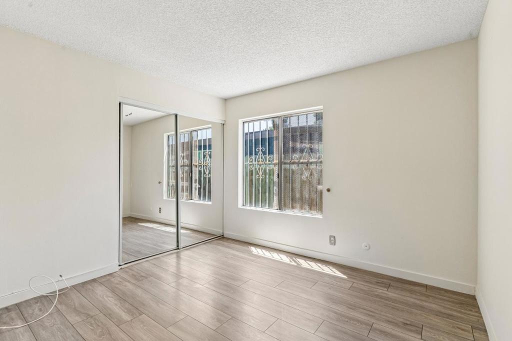 1129 E Helmick Street Property Photo 19
