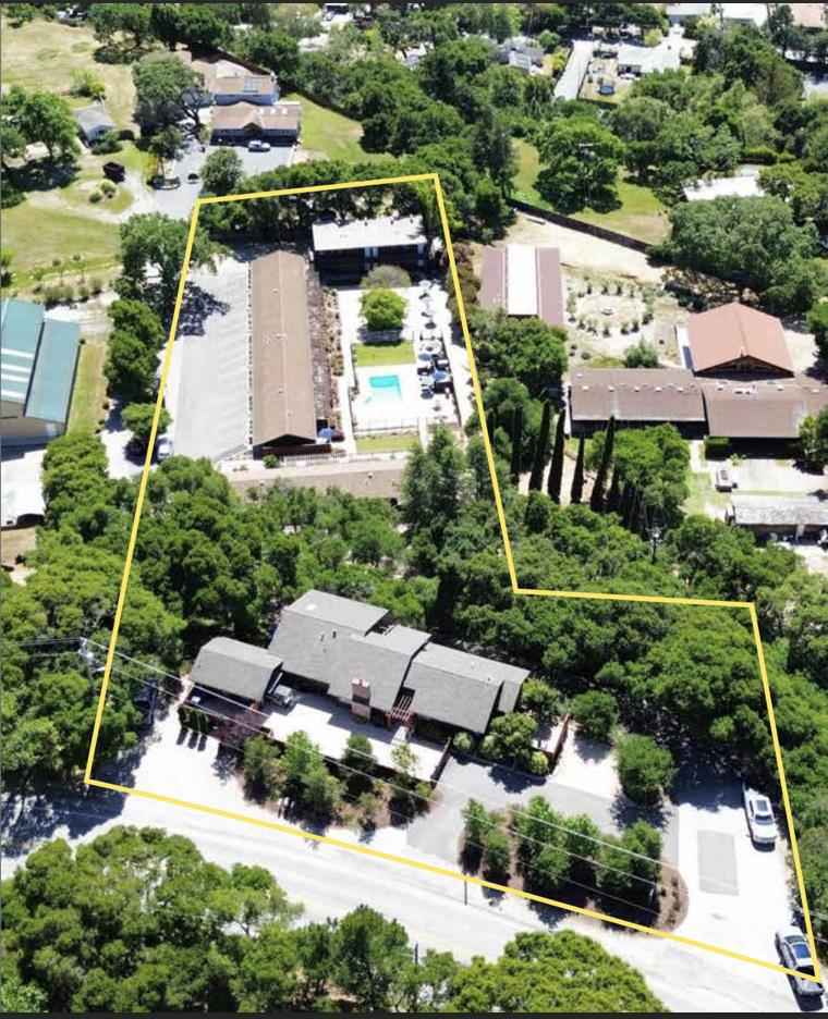 102 W Carmel Valley Road Property Photo 4