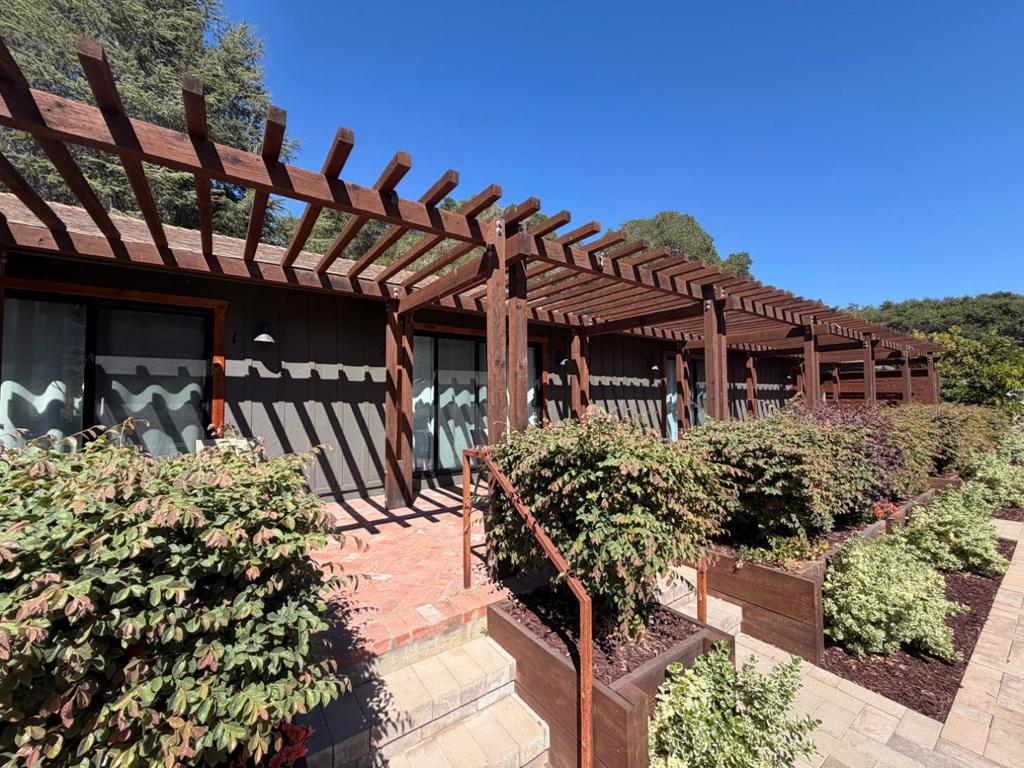 102 W Carmel Valley Road Property Photo 11