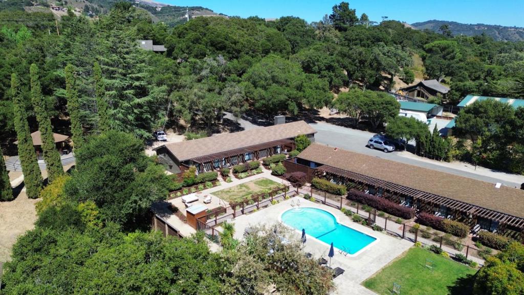 102 W Carmel Valley Road Property Photo 26