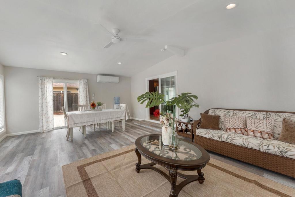 4143 Bullard Street Property Photo 6