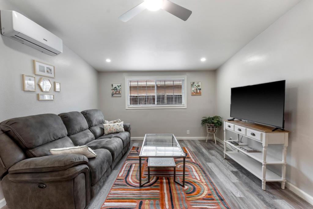 4143 Bullard Street Property Photo 11