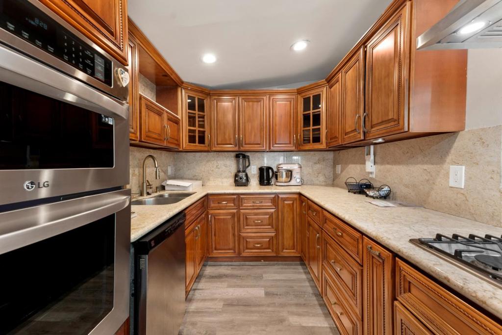 4143 Bullard Street Property Photo 13