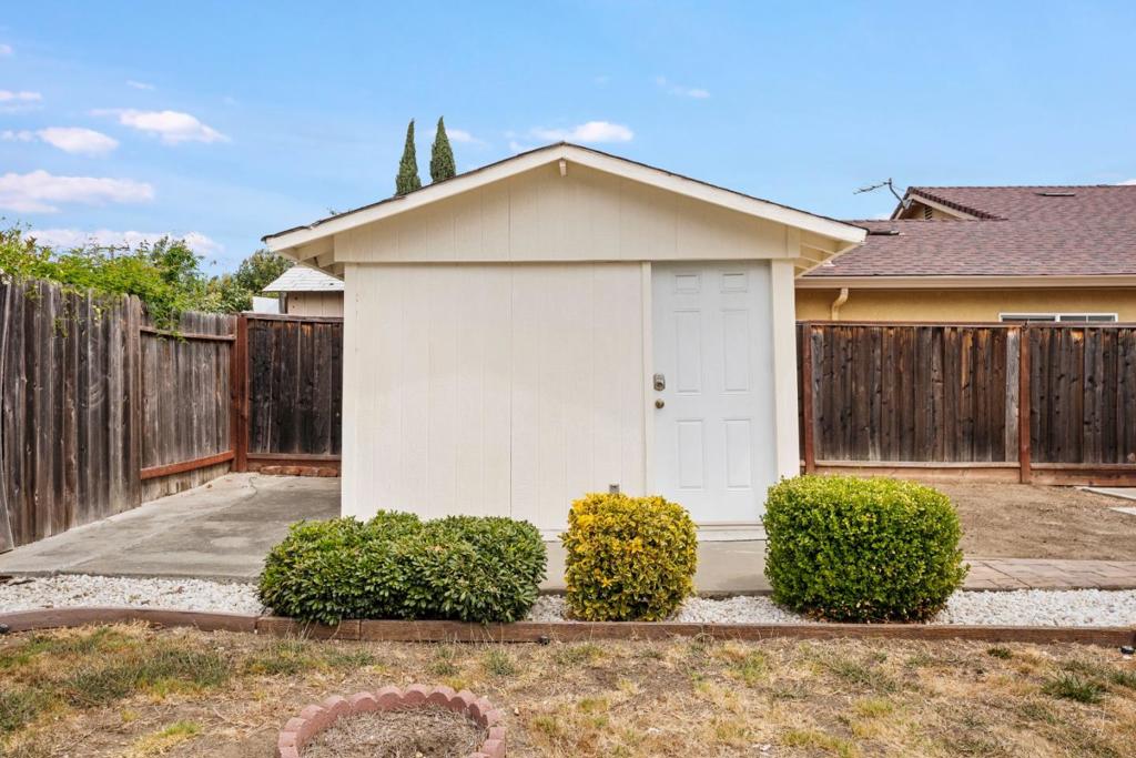 4143 Bullard Street Property Photo 29