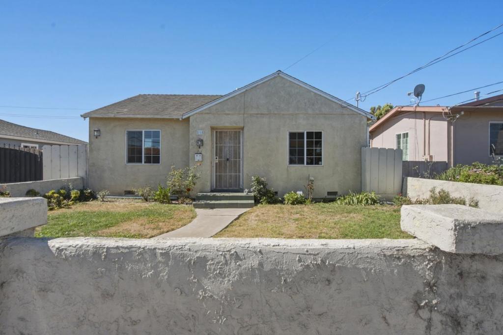 818 East Street Property Photo 1
