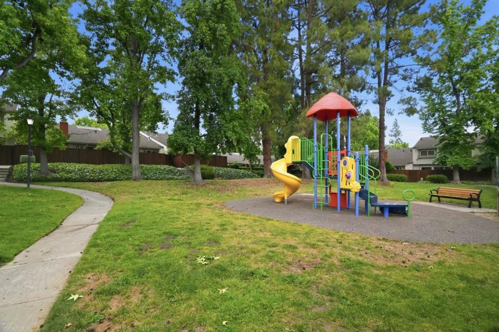 10977 Northseal Square Property Photo 26