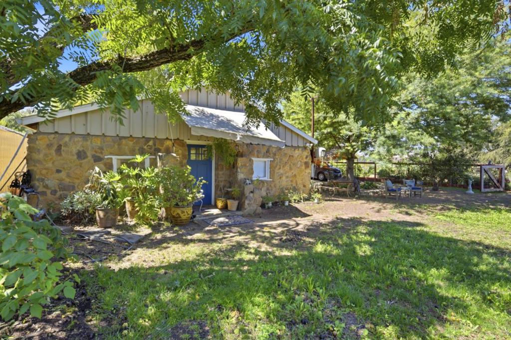 10095 Monterey Road Property Photo 8