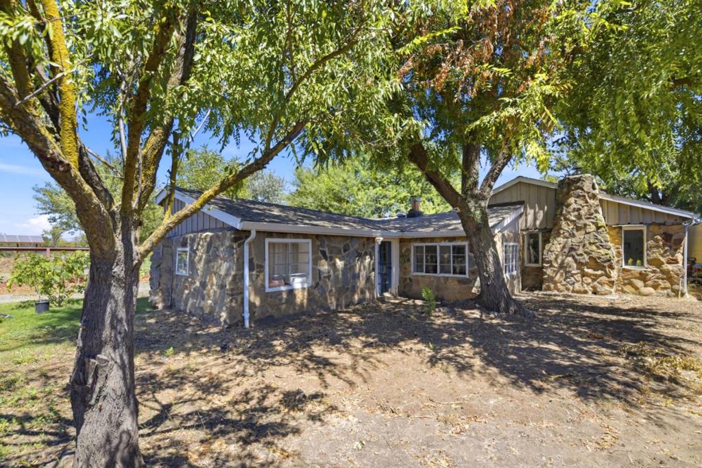 10095 Monterey Road Property Photo 10