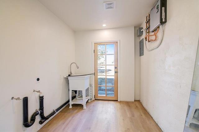 10095 Monterey Road Property Photo 22