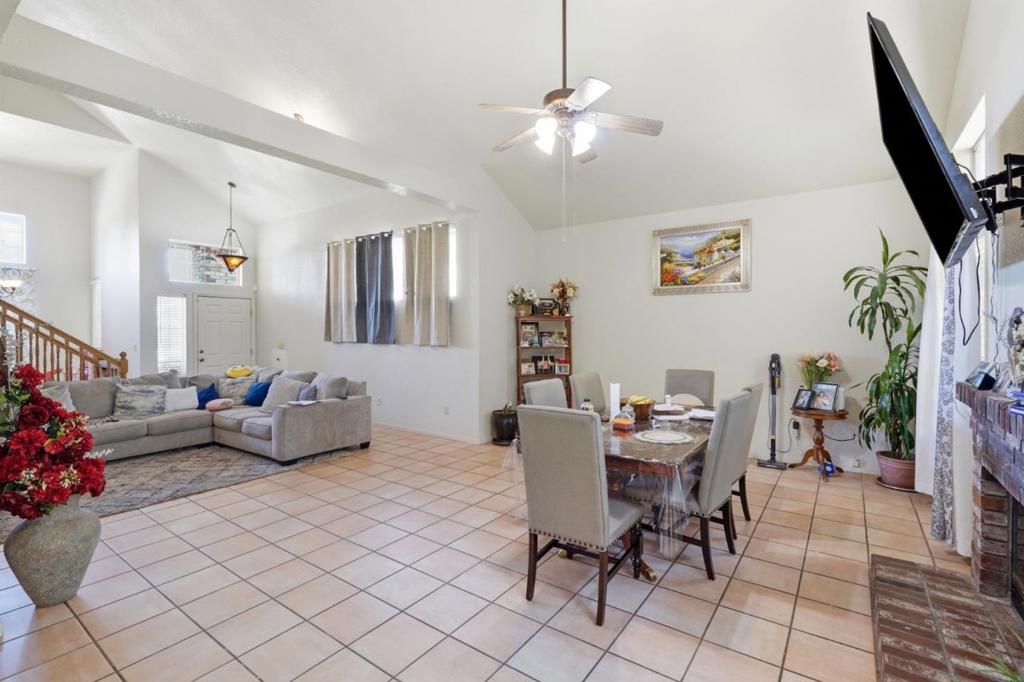 725 Everest Street Property Photo 7