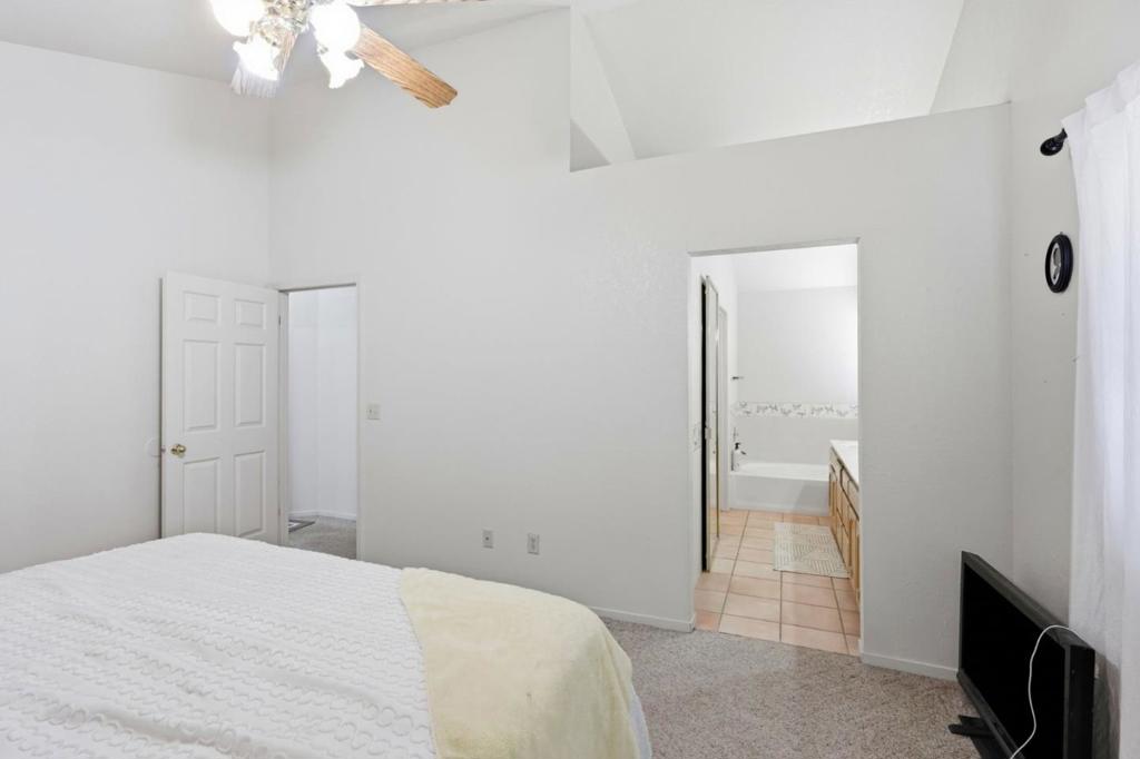725 Everest Street Property Photo 12