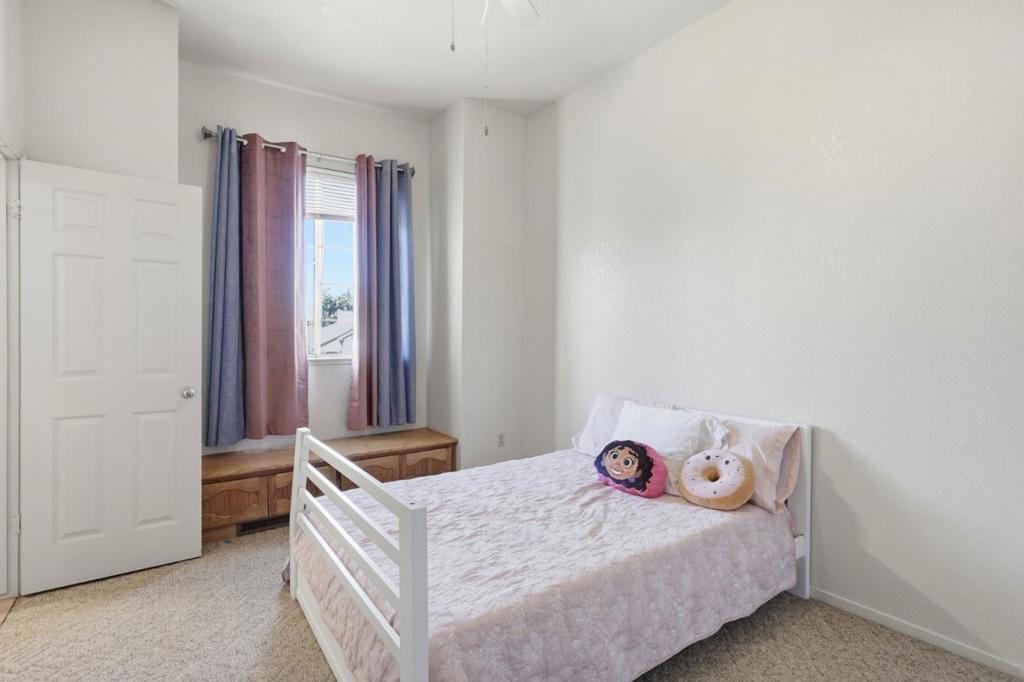 725 Everest Street Property Photo 14