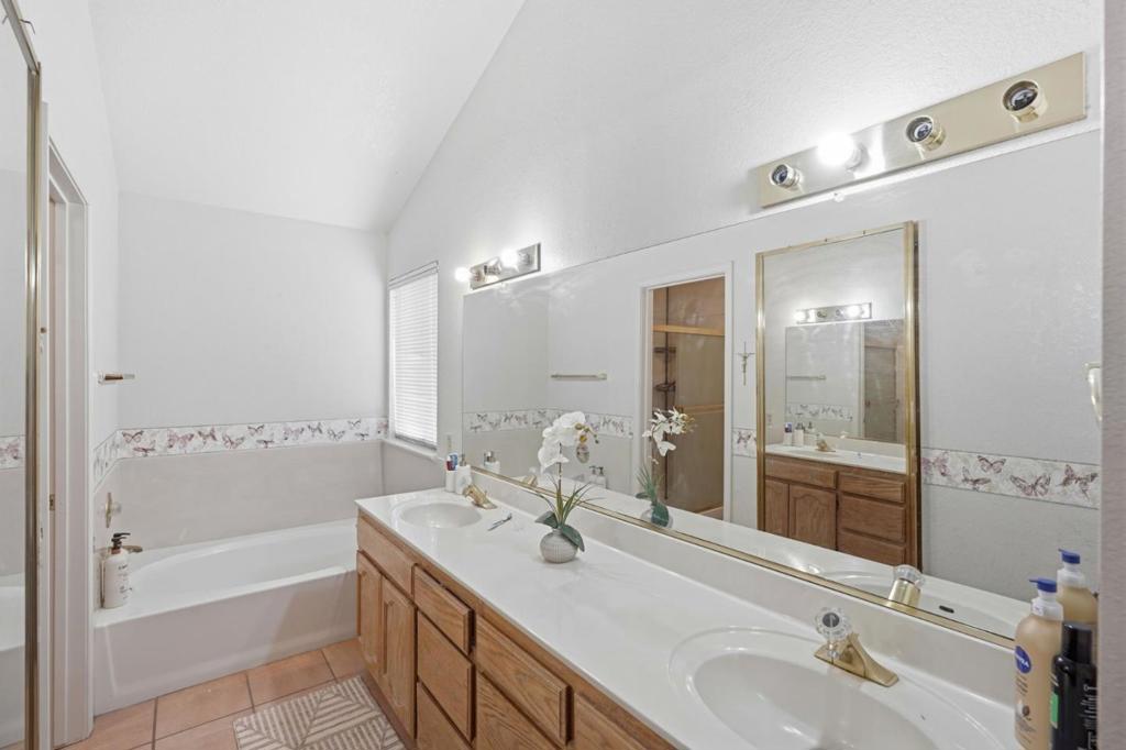 725 Everest Street Property Photo 15