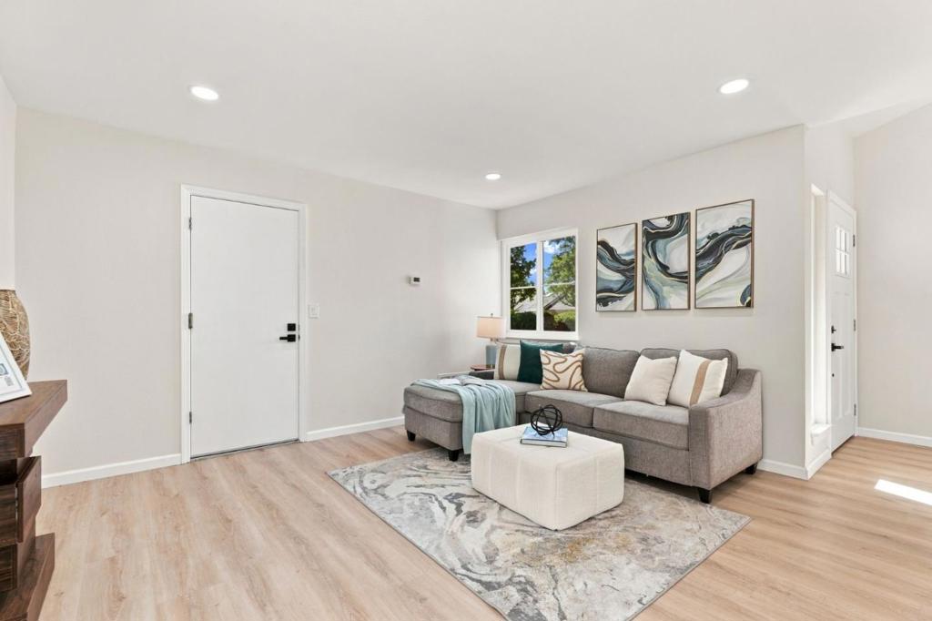 1385 Kelly Park Circle Property Photo 11