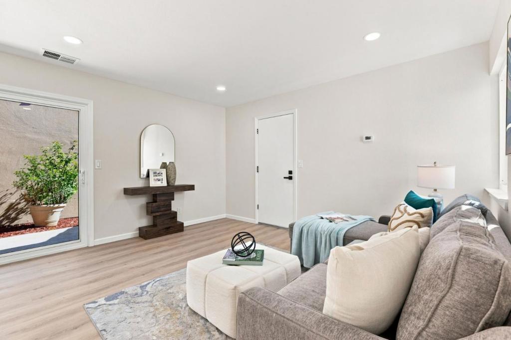 1385 Kelly Park Circle Property Photo 12