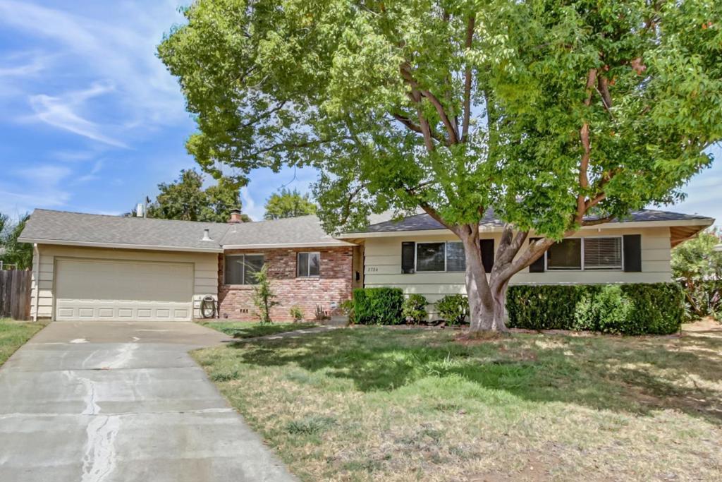2724 Doris Court Property Photo 1