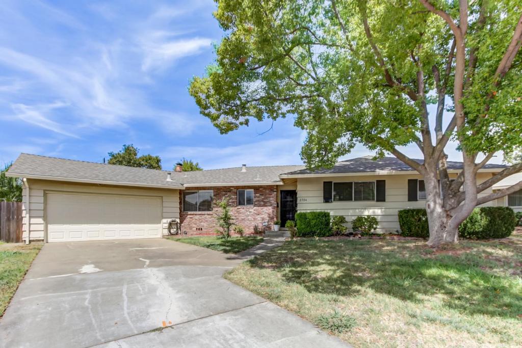 2724 Doris Court Property Photo 4