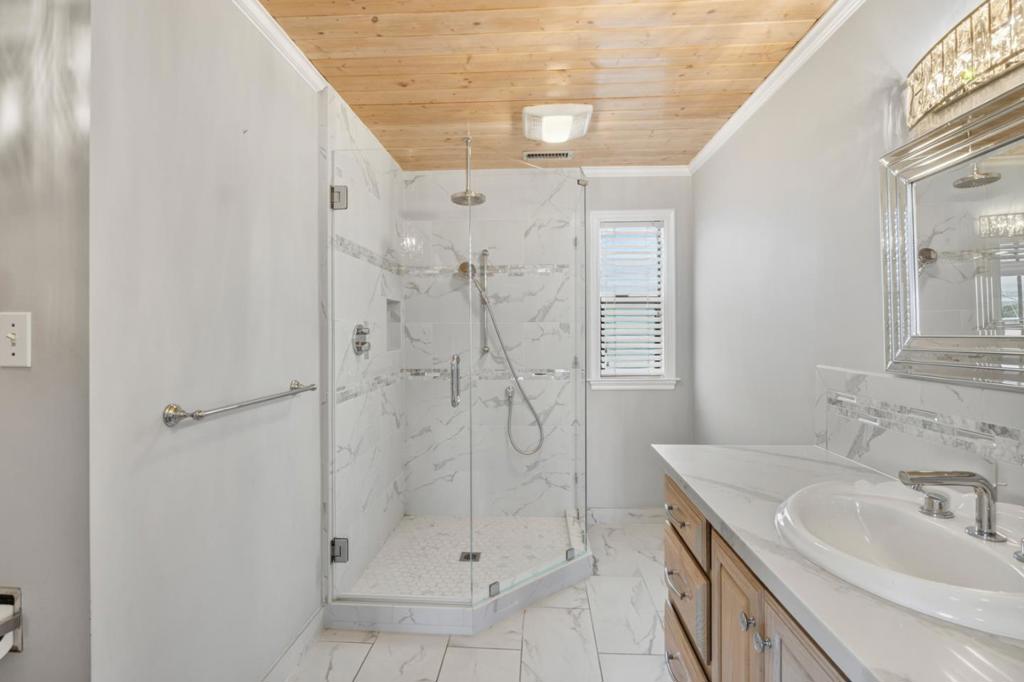 202 Watson Street Property Photo 17