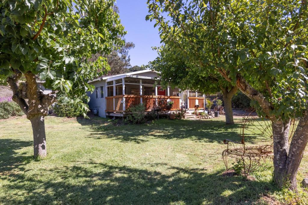 1100 Carr Avenue Property Photo 1