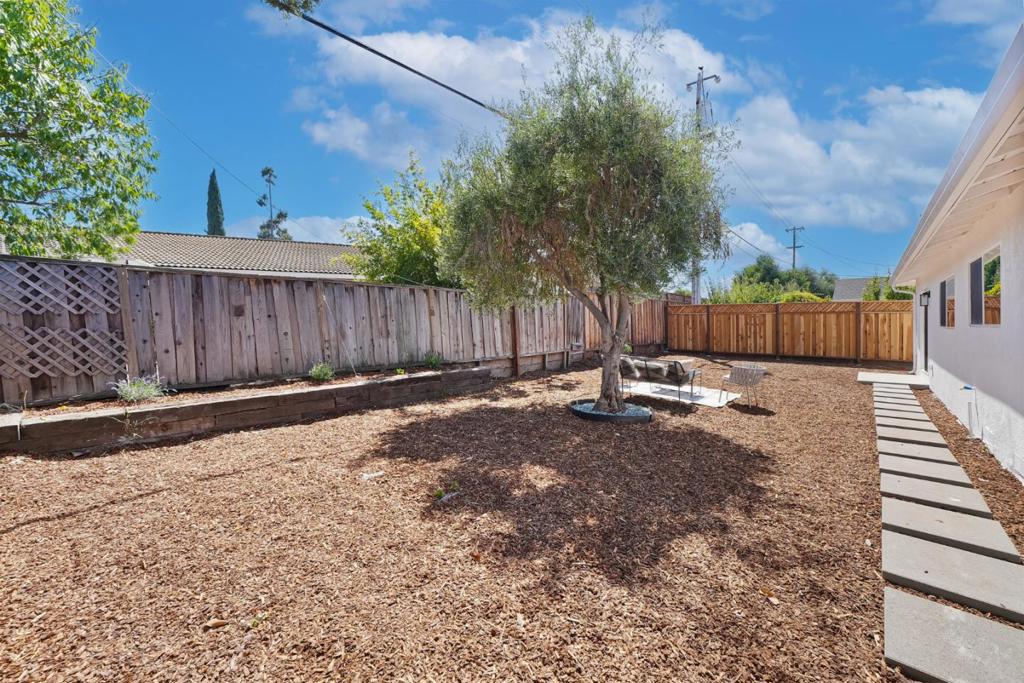912 Connie Drive Property Photo 23