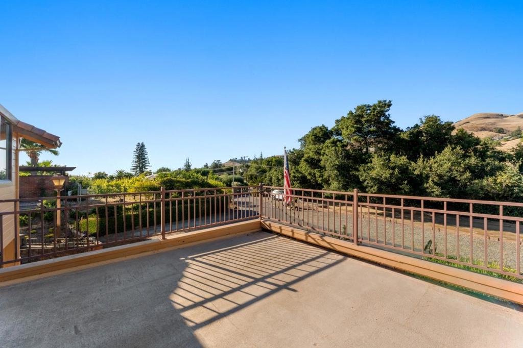 11081 Enchanto Vista Drive Property Photo 7