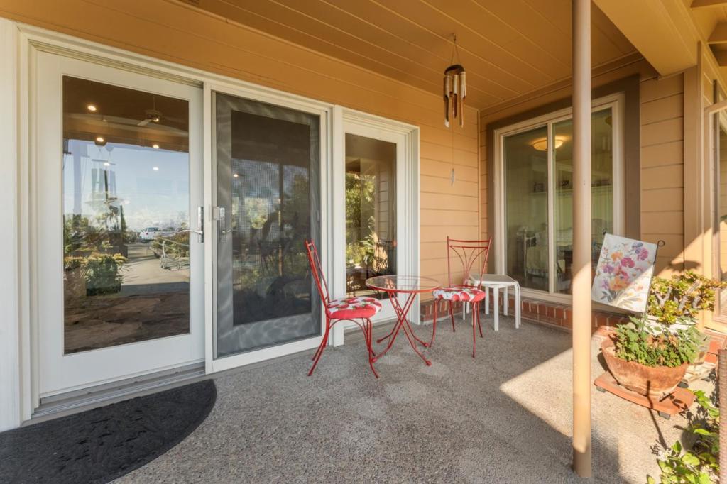 11081 Enchanto Vista Drive Property Photo 8