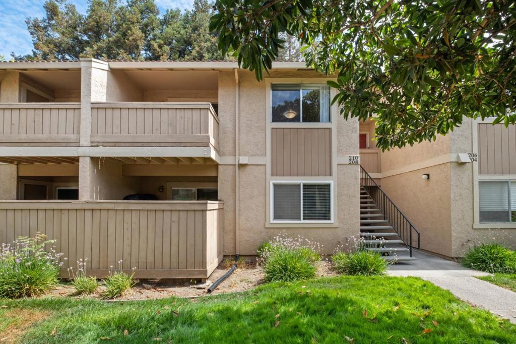 210 Damsen Drive Property Photo 2