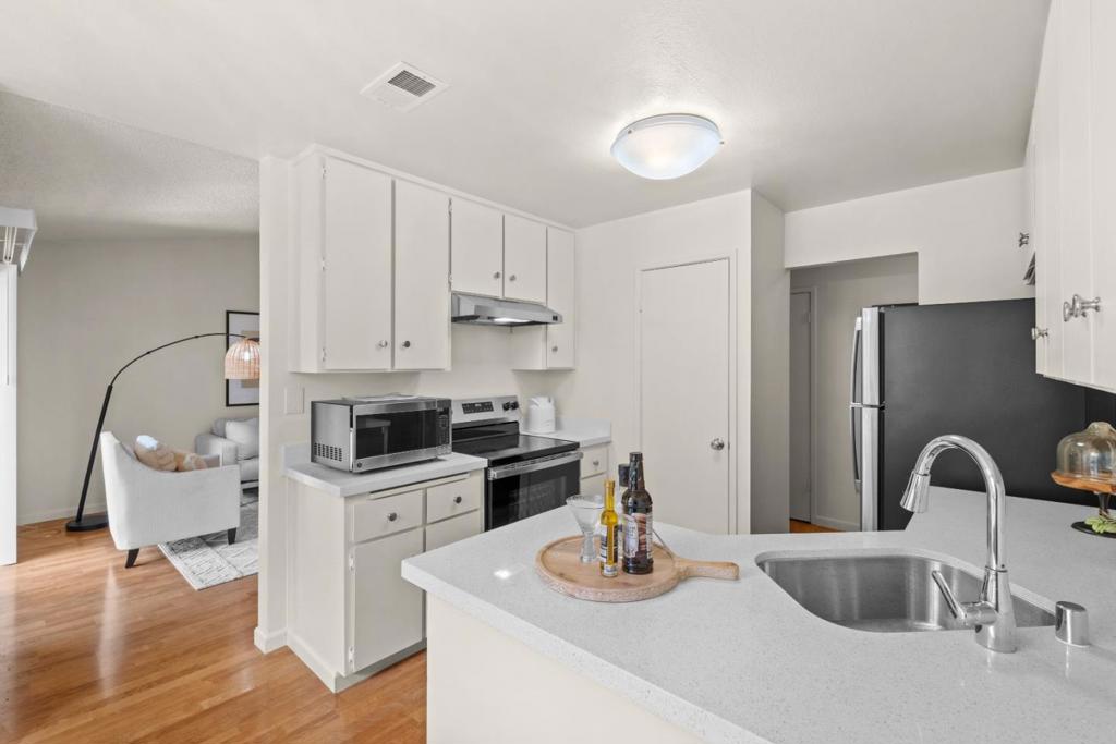 210 Damsen Drive Property Photo 16