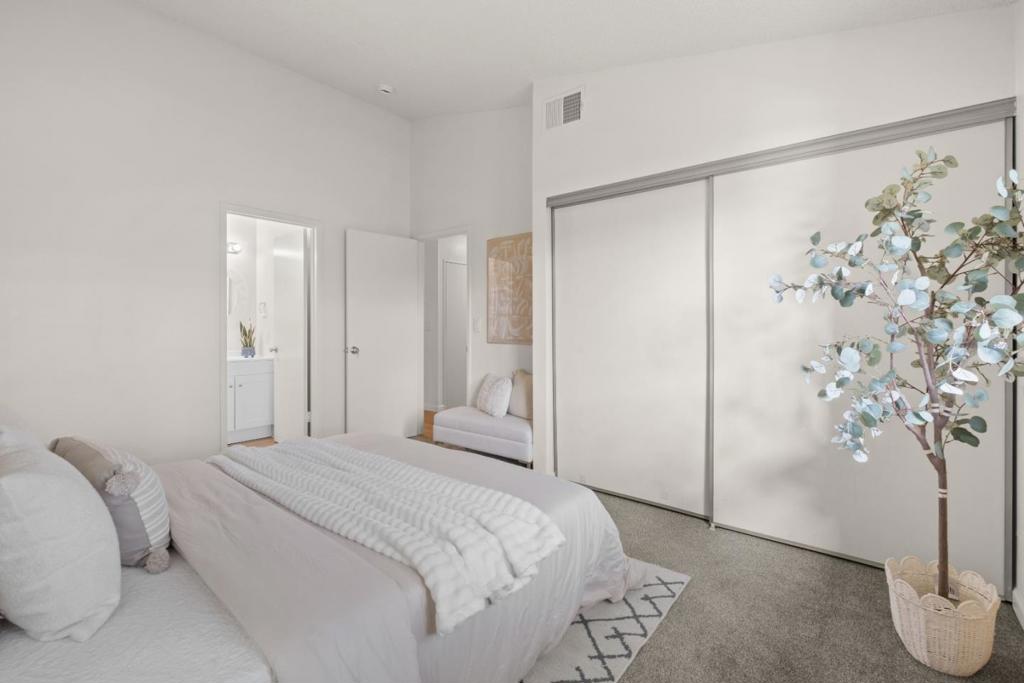 210 Damsen Drive Property Photo 33