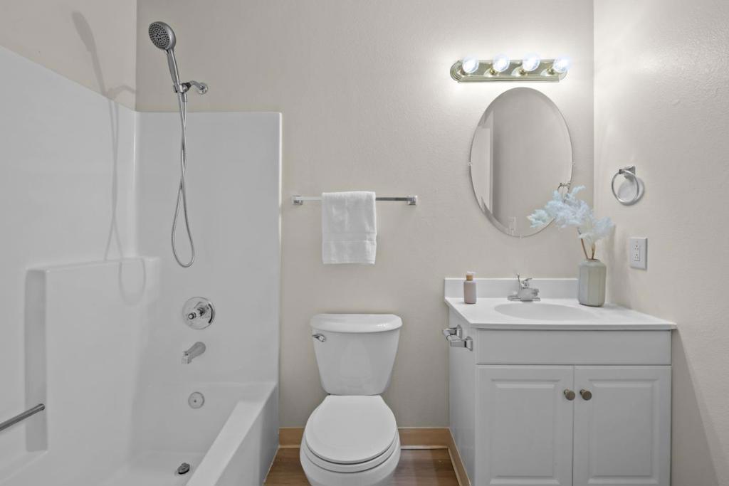 210 Damsen Drive Property Photo 34