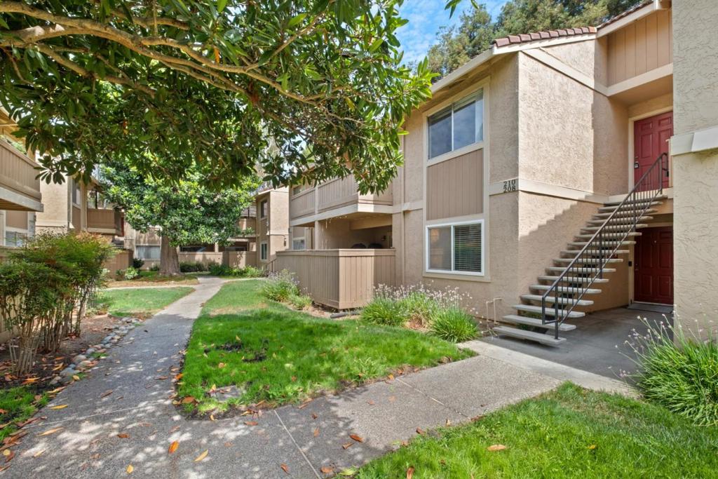 210 Damsen Drive Property Photo 79