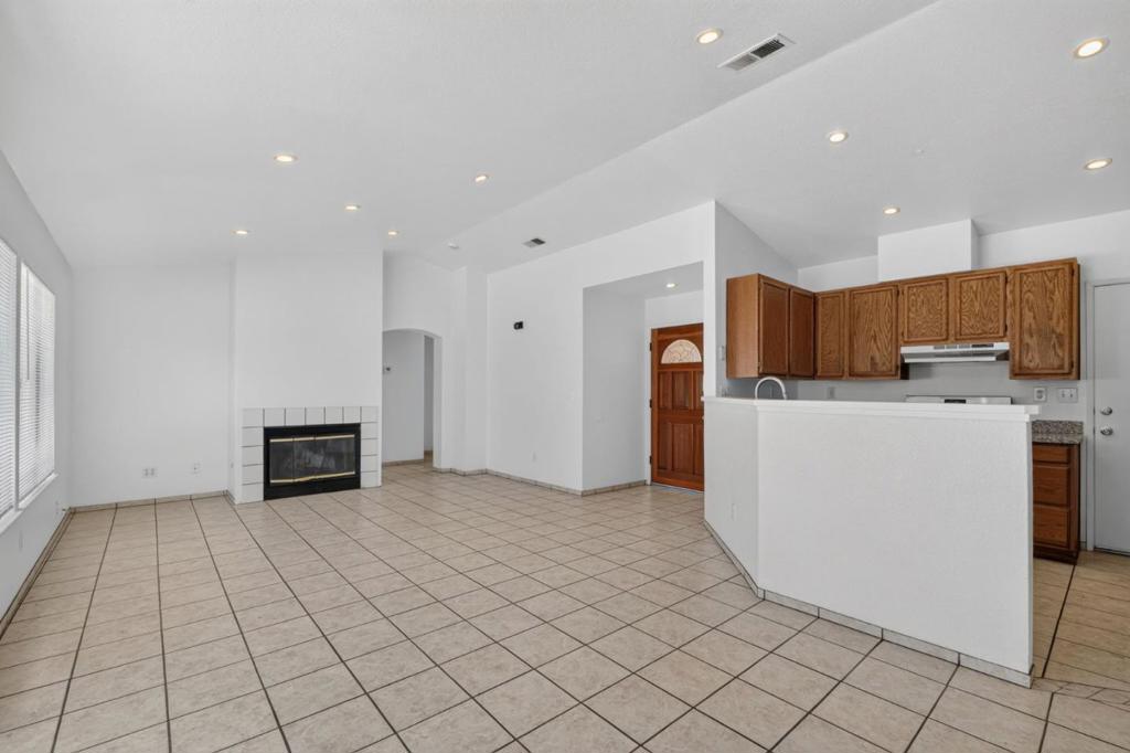 ML82056438 Property Photo 8
