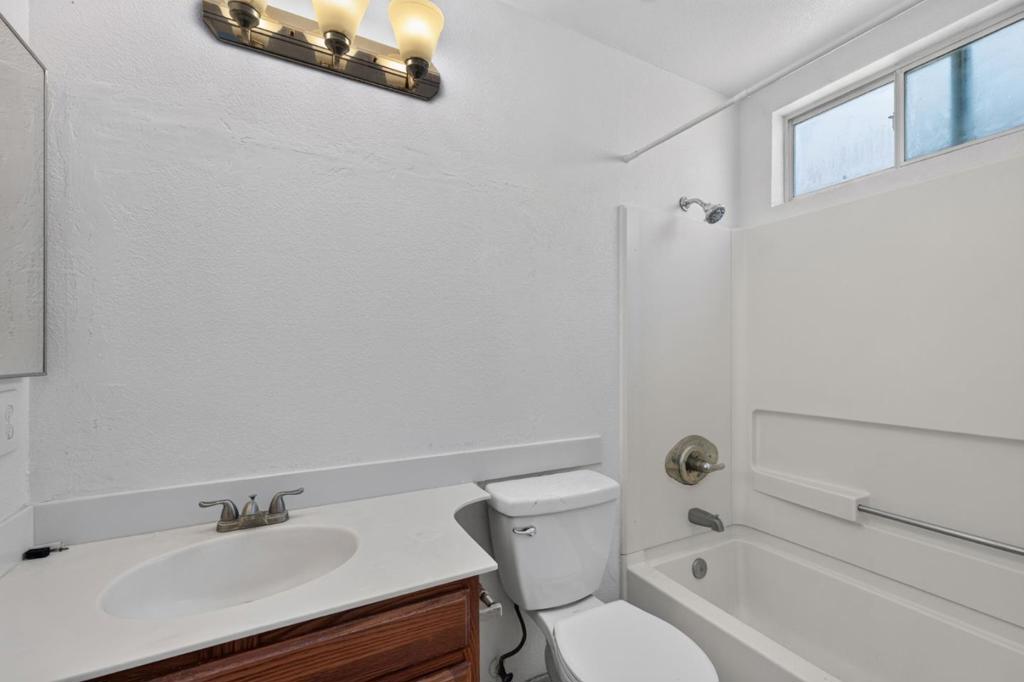 ML82056438 Property Photo 21