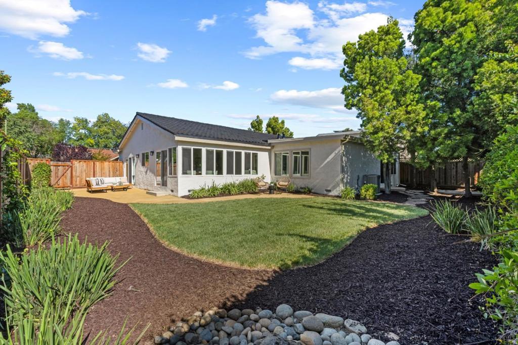 6448 Berwickshire Way Property Photo 4