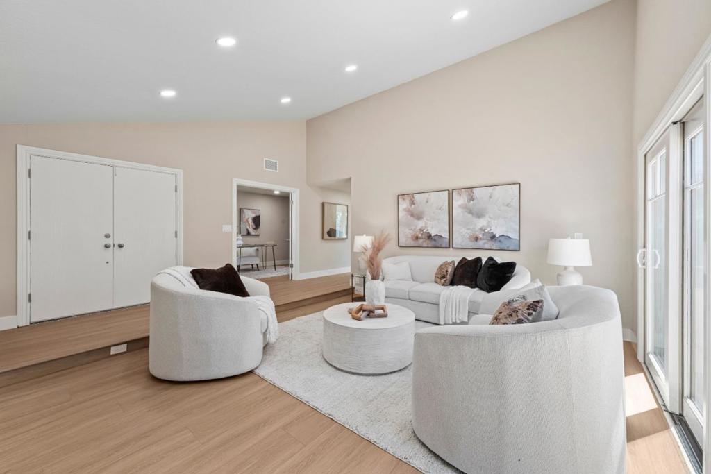 6448 Berwickshire Way Property Photo 14