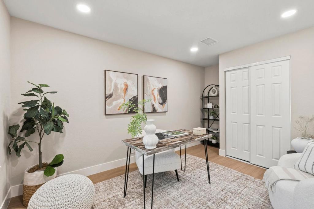 6448 Berwickshire Way Property Photo 15
