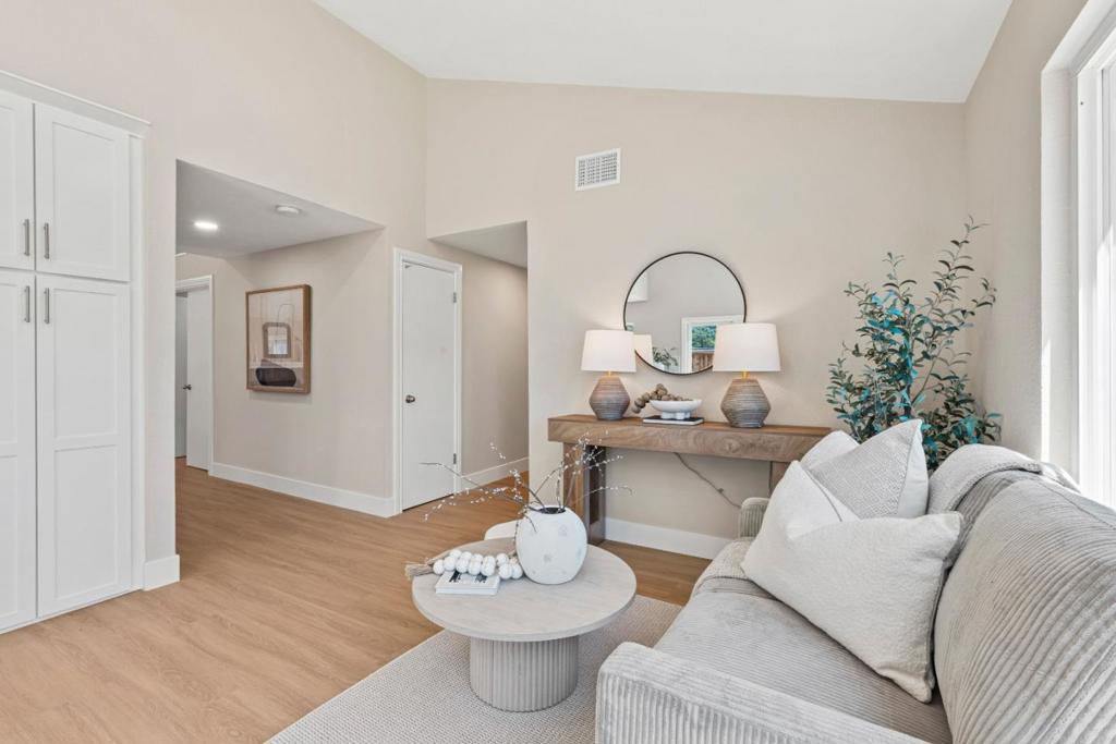 6448 Berwickshire Way Property Photo 22