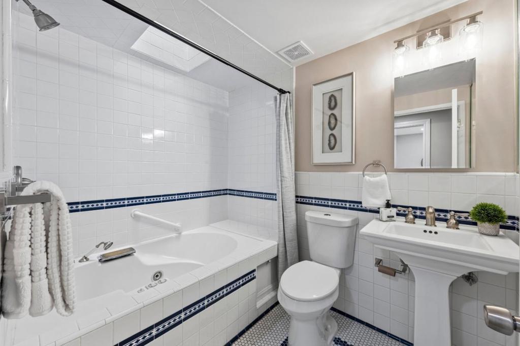 6448 Berwickshire Way Property Photo 35