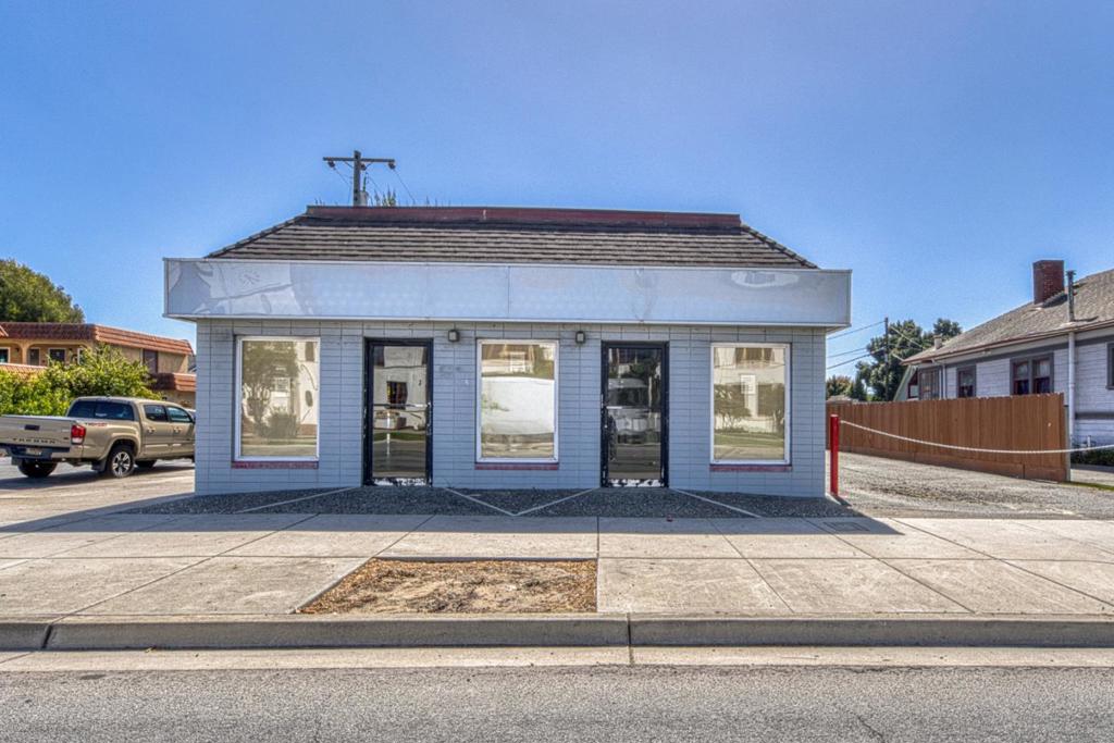 729 S Main Street Property Photo 1