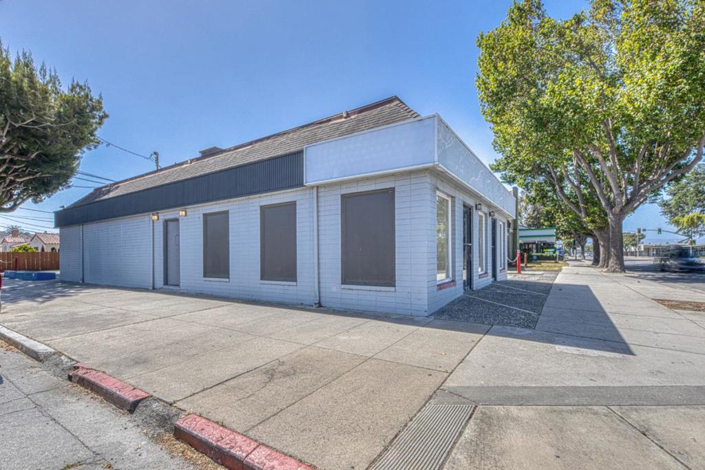 729 S Main Street Property Photo 4