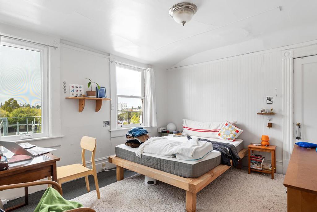 2807 Shattuck Avenue Property Photo 13