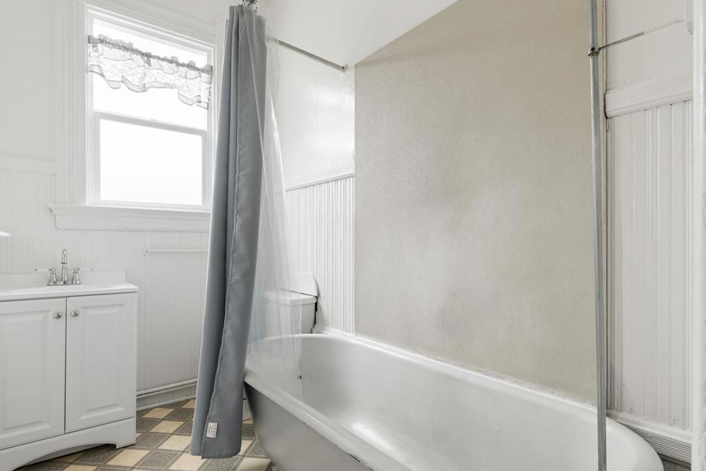 2807 Shattuck Avenue Property Photo 23