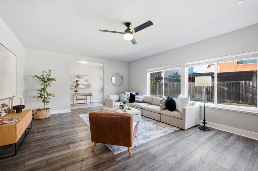 1258 Heavenly Circle Property Photo 8