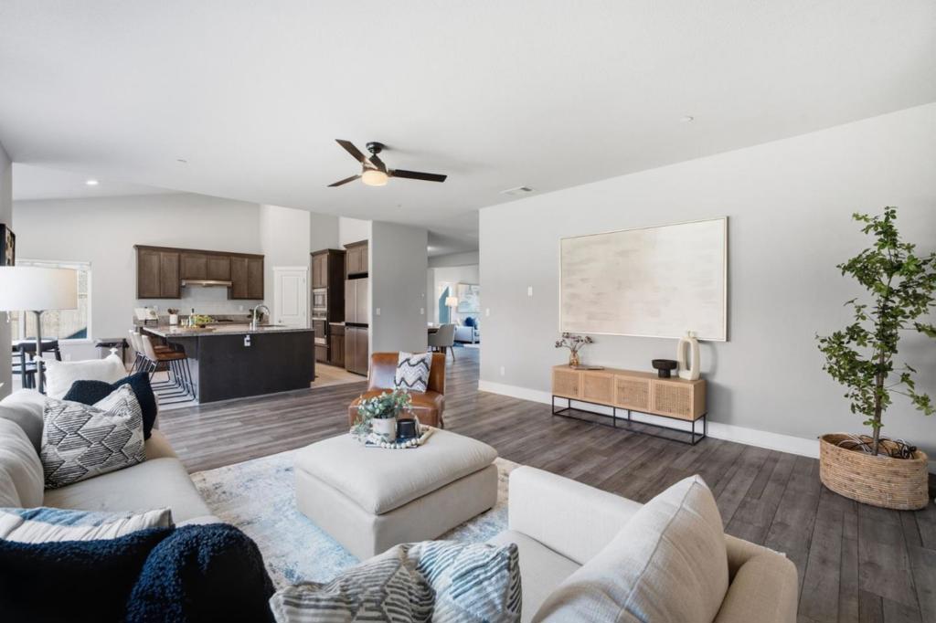 1258 Heavenly Circle Property Photo 10