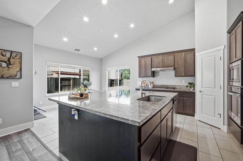 1258 Heavenly Circle Property Photo 12