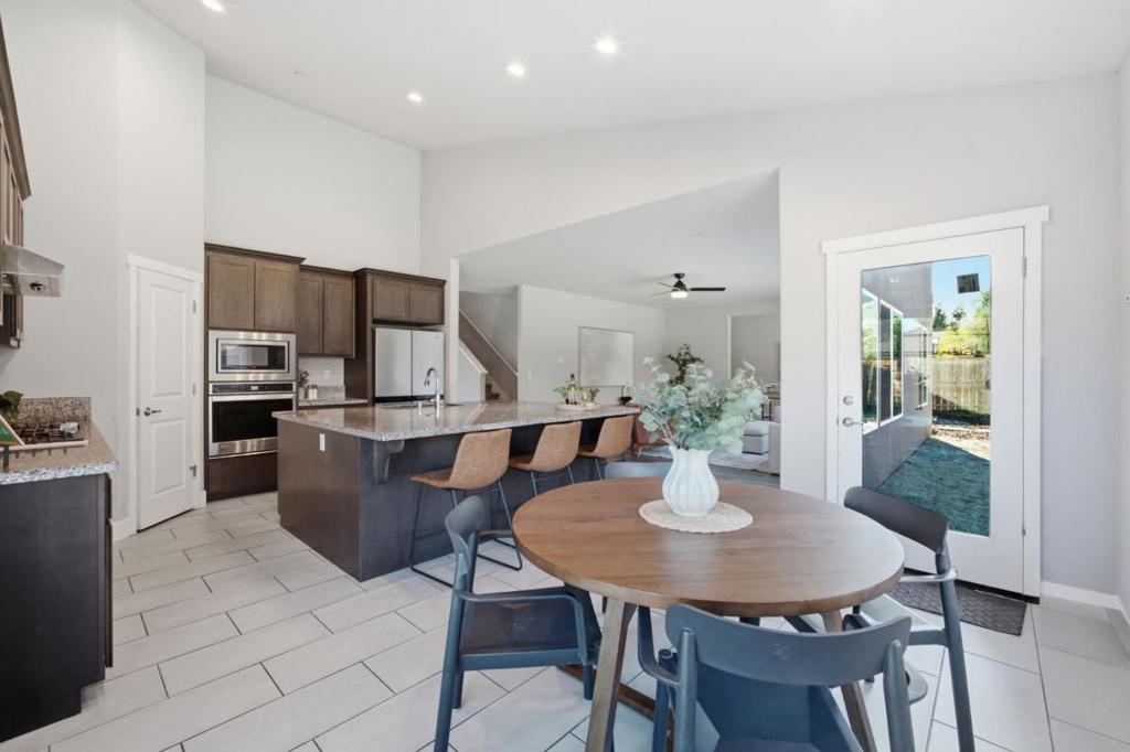 1258 Heavenly Circle Property Photo 18