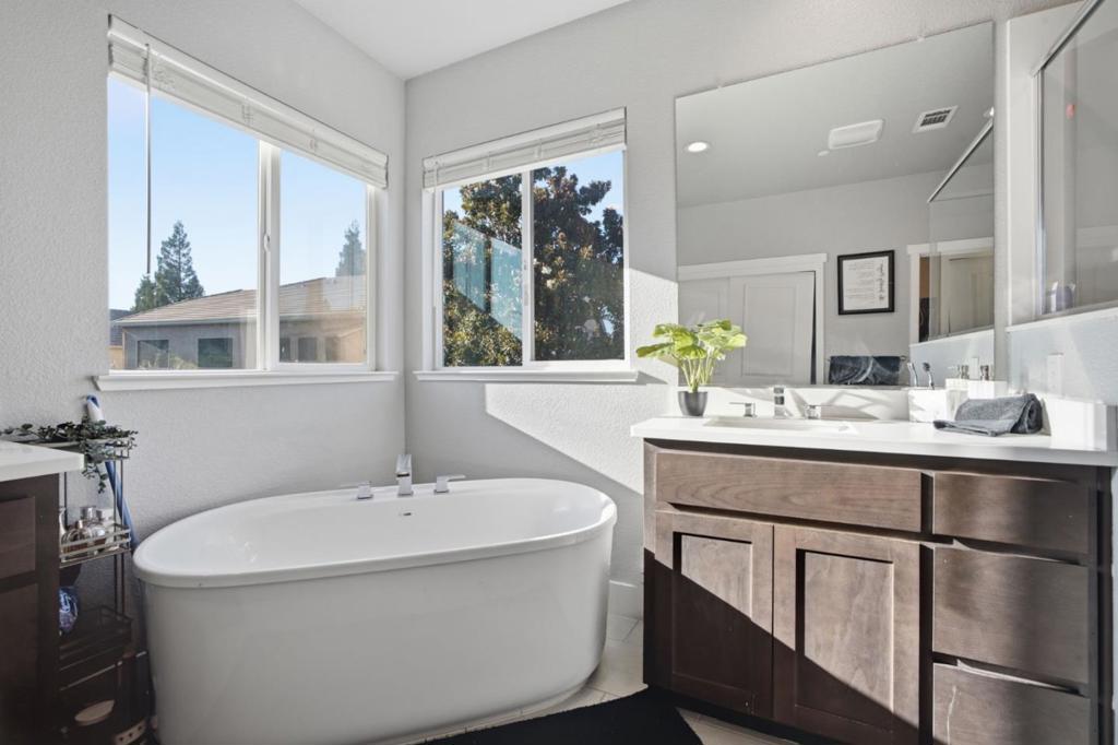 1258 Heavenly Circle Property Photo 32