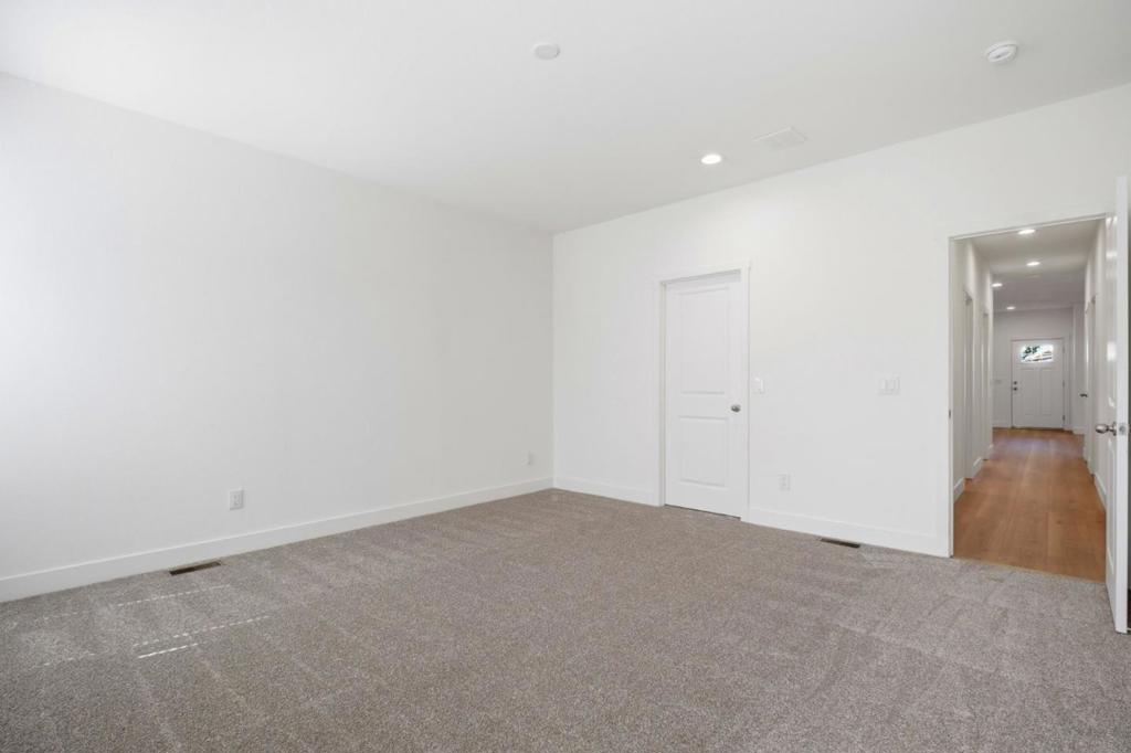 29428 Middleborough 151 Property Photo 21