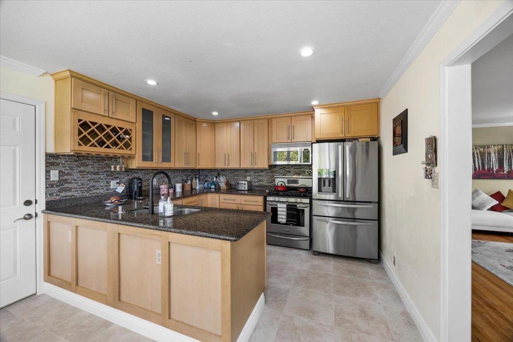 226 San Mateo Avenue Property Photo 8